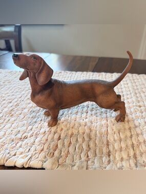 Beautiful~Dachshund~Dog~Figurine~Doxie~Weenie Dog~Porcelain